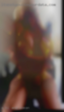 A bi female open and woman to threesomes MFM, FMF.